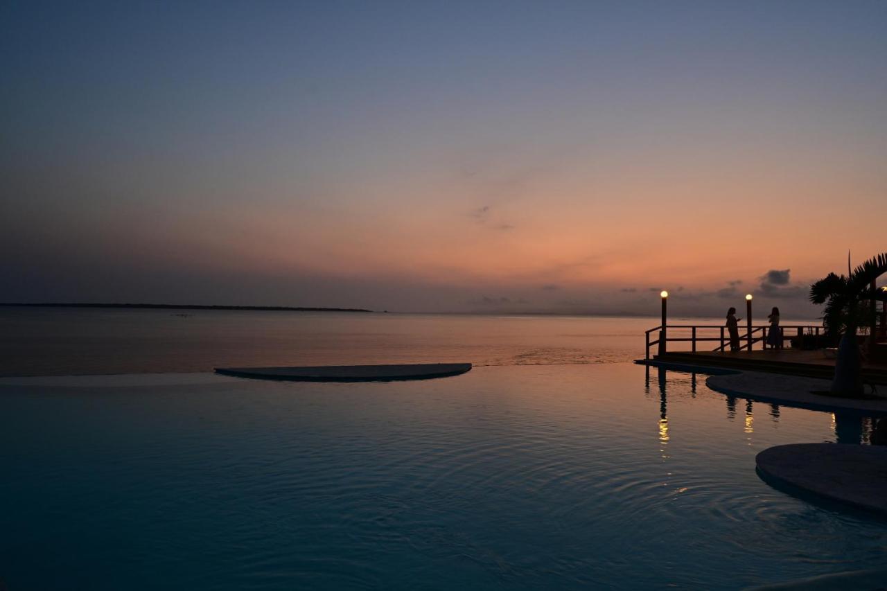 Beach Hotel Sunshine Ishigaki  Exterior photo